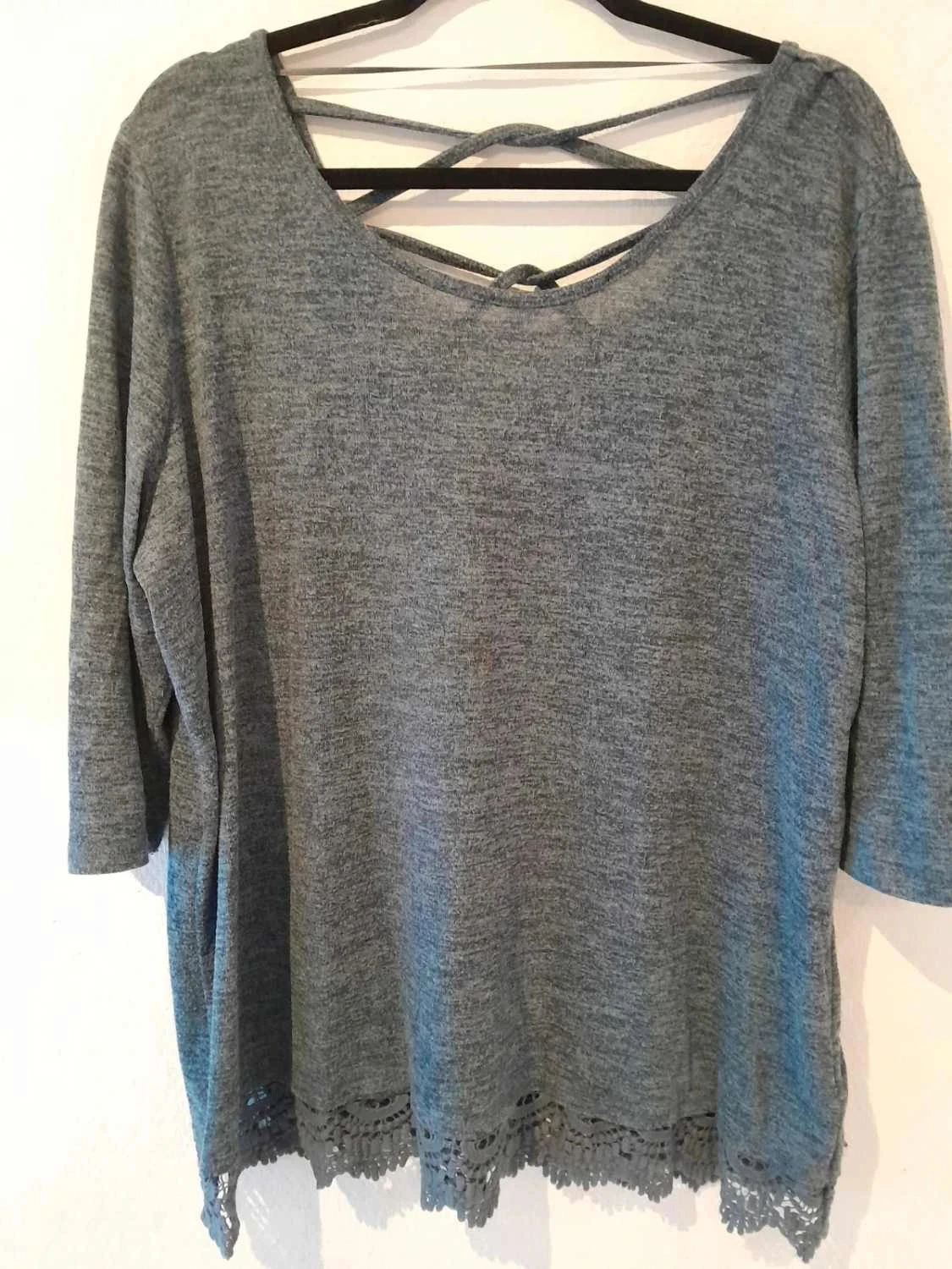Haut femme, taille 46/48, Marque Kiabi, couleur bleu